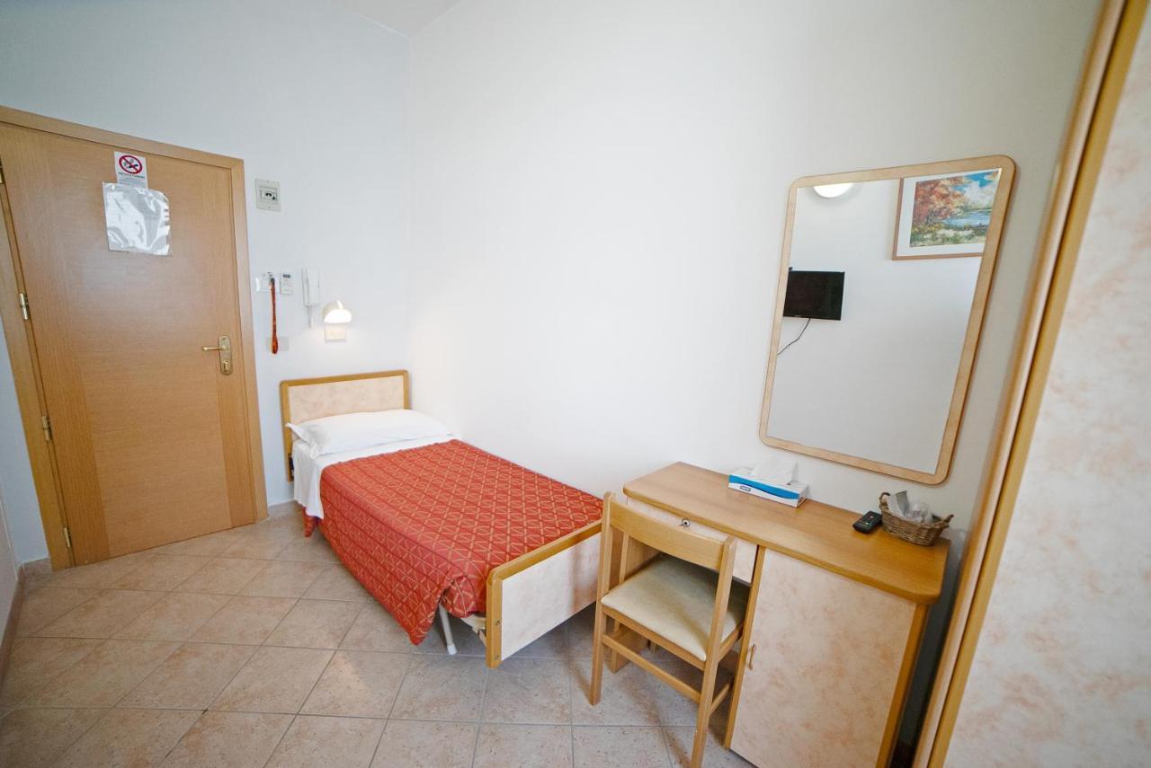Hotel Ricci Rimini Ngoại thất bức ảnh